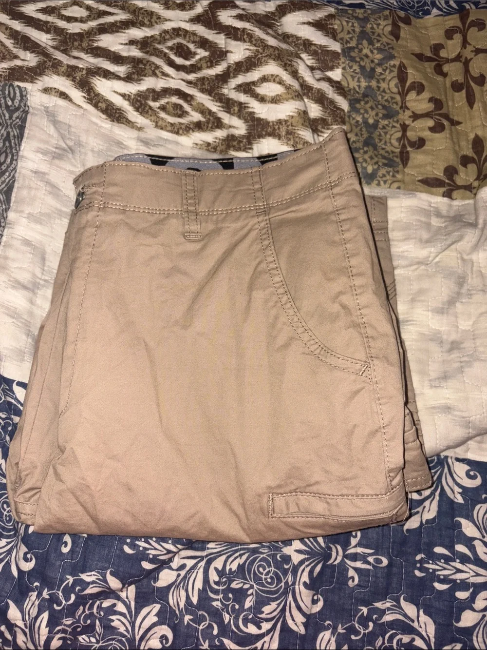 Amazon Men’s Tan Cargo Shorts with Side Pockets